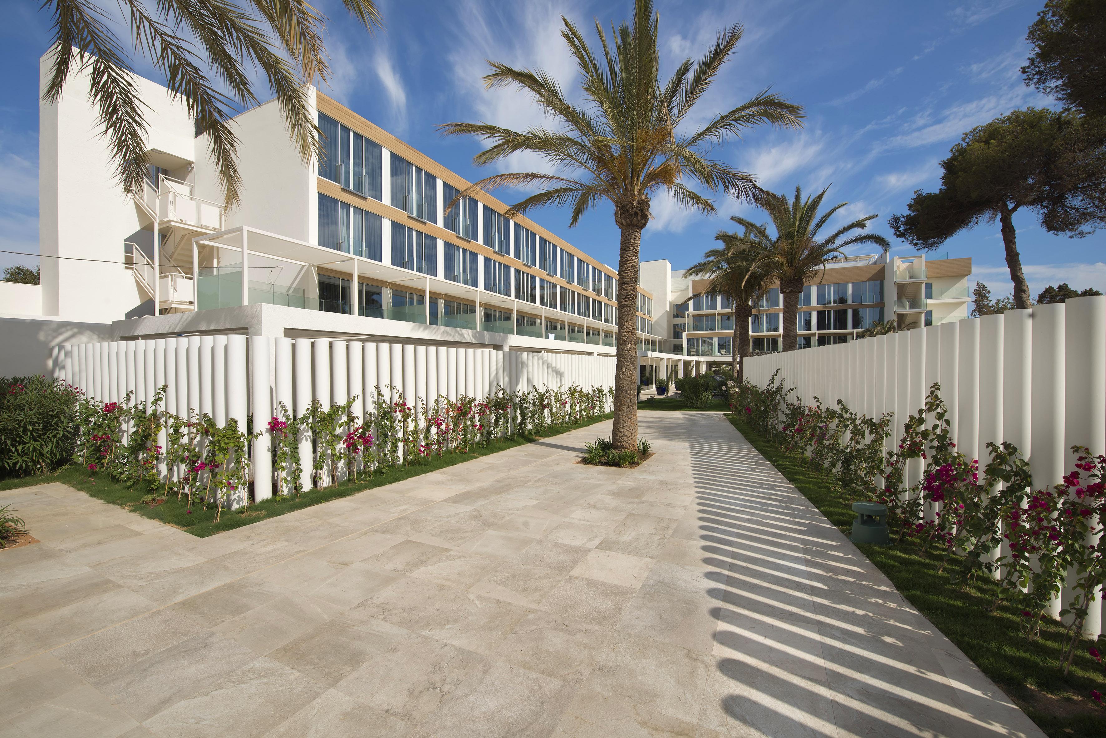 Me Ibiza - The Leading Hotels Of The World Санта-Эулалия-дель-Рио Экстерьер фото