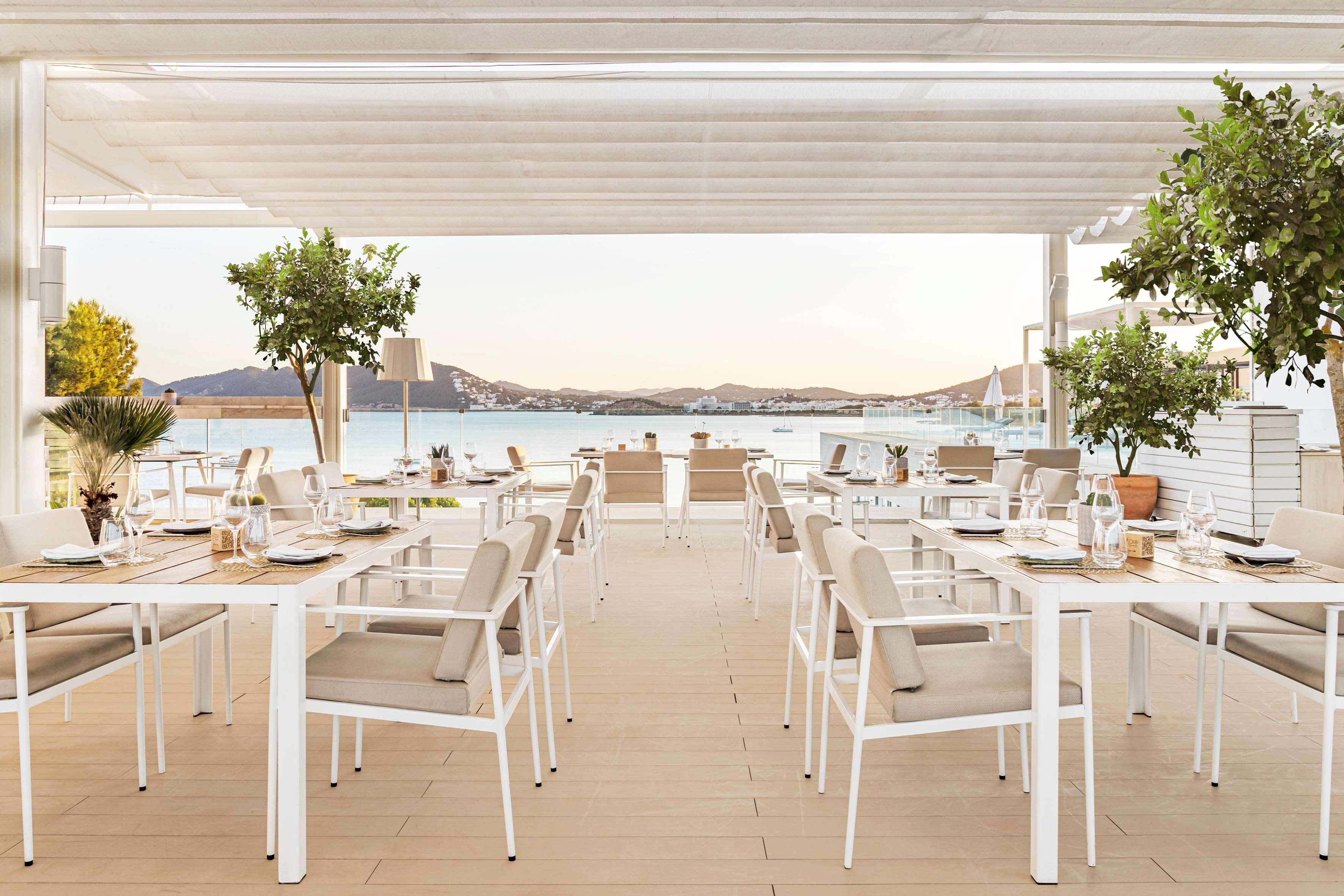 Me Ibiza - The Leading Hotels Of The World Санта-Эулалия-дель-Рио Экстерьер фото