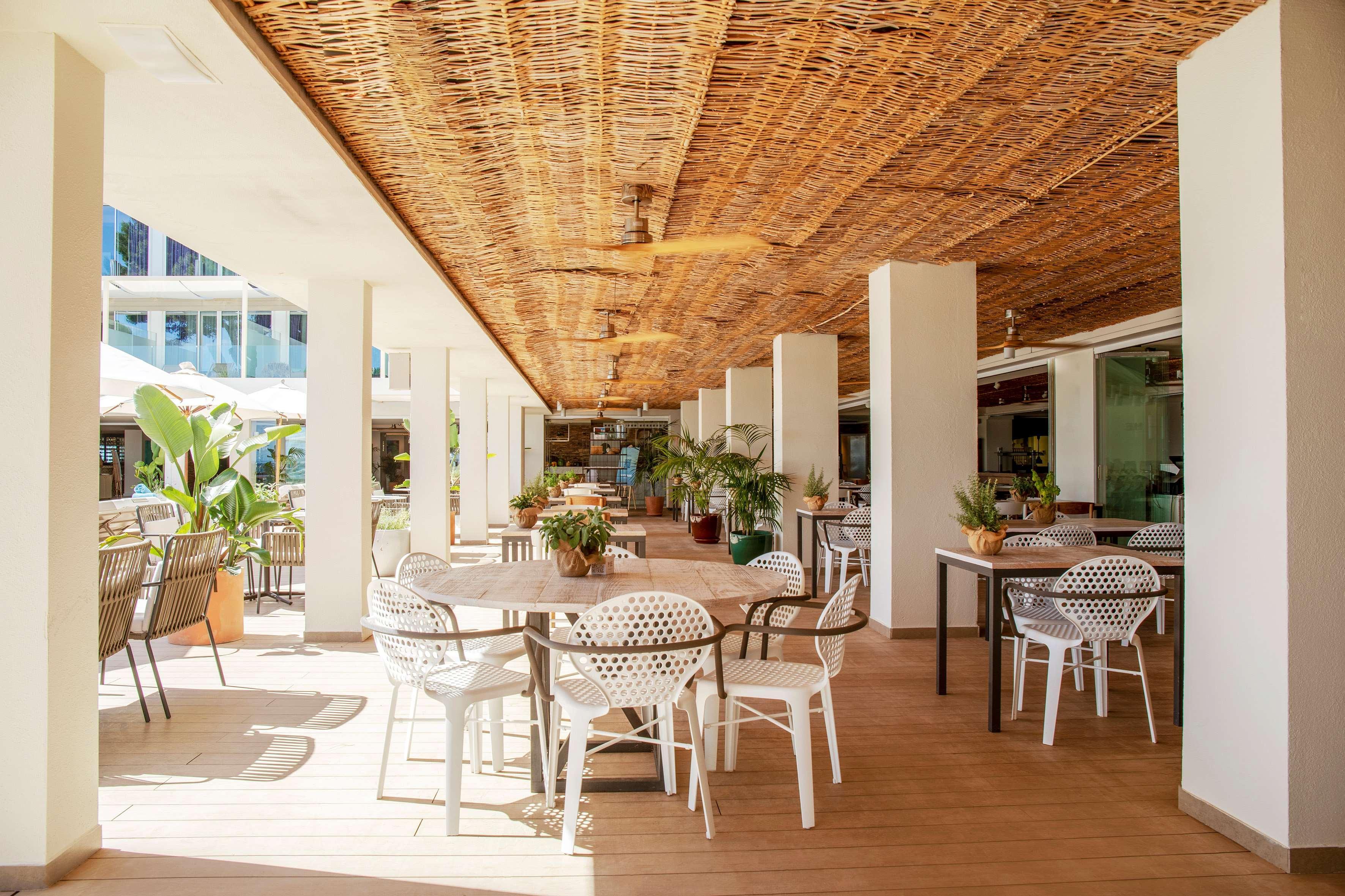 Me Ibiza - The Leading Hotels Of The World Санта-Эулалия-дель-Рио Экстерьер фото