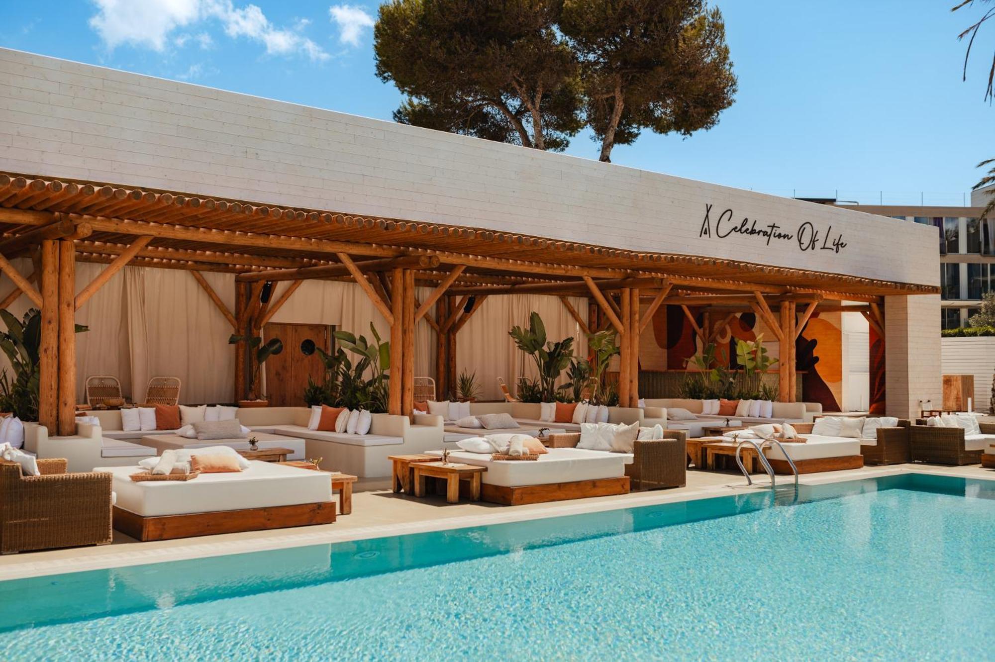 Me Ibiza - The Leading Hotels Of The World Санта-Эулалия-дель-Рио Экстерьер фото